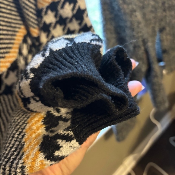 Belle by Belldini Women’s L Sweater Preowned - Picture 7 of 8